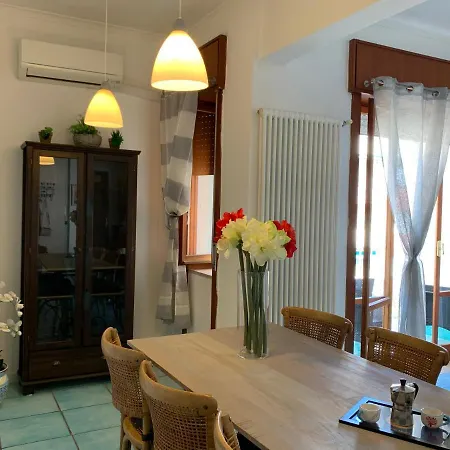 Moon Apartment *