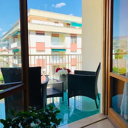 Moon Apartment Sorrento